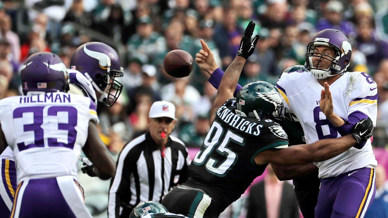 Vikings unbeaten no more after ugly loss to Eagles